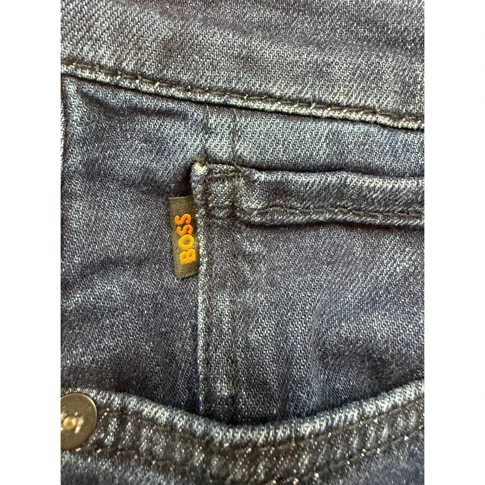 Hugo Boss Regular-fit jeans in mid-blue comfort-stretch denim, Size 32 x 32
